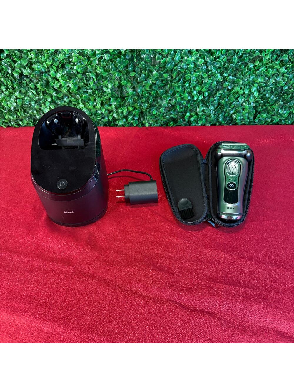 Braun Series 9 Pro Shaver With Case Ac Cord And Cleaning Station EUC